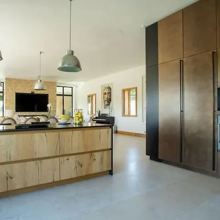 Apartmán Superbe Avec Piscine Interieure Chauffee