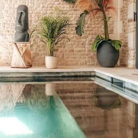 Superbe Avec Piscine Interieure Chauffee