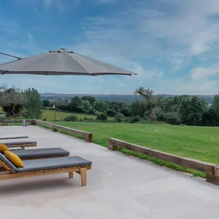 Superbe Avec Piscine Interieure Chauffee