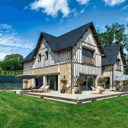 Superbe Avec Piscine Interieure Chauffee